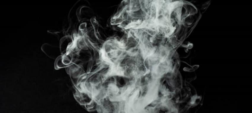 E cigi bolt ile nikotin base seçenekleri bol nikotin base tercih ederek E cigi bolt deneyiminizi artırın