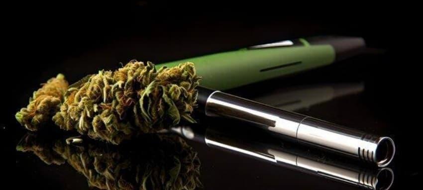 E cigi bolt ile nikotin base seçenekleri bol nikotin base tercih ederek E cigi bolt deneyiminizi artırın